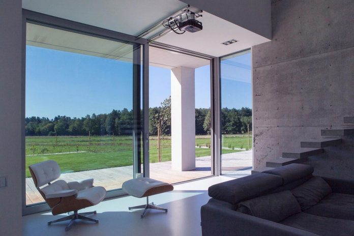 modern-environmentally-friendly-house-designed-bxbstudio-boguslaw-barnas-03