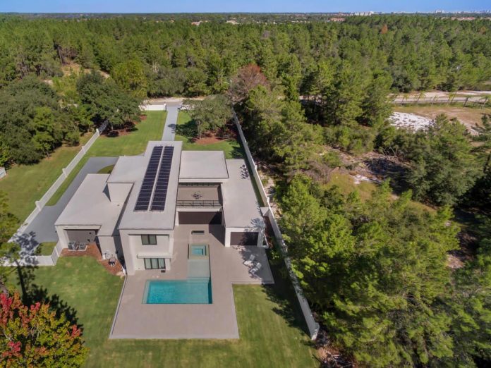 solar-chic-clean-modern-designed-residence-florida-02