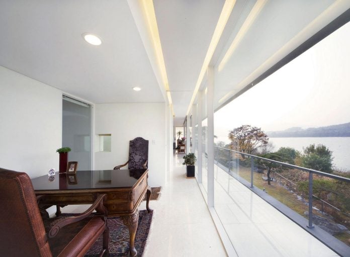 spacious-modern-residence-gyeonggi-south-korea-great-views-lake-23
