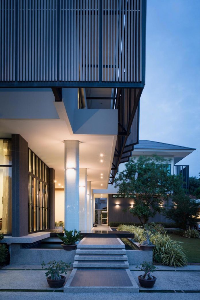 spacious-two-storey-modern-tiwanon-house-nonthaburi-thailand-30