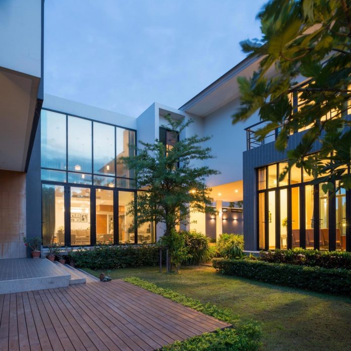 spacious-two-storey-modern-tiwanon-house-nonthaburi-thailand-36