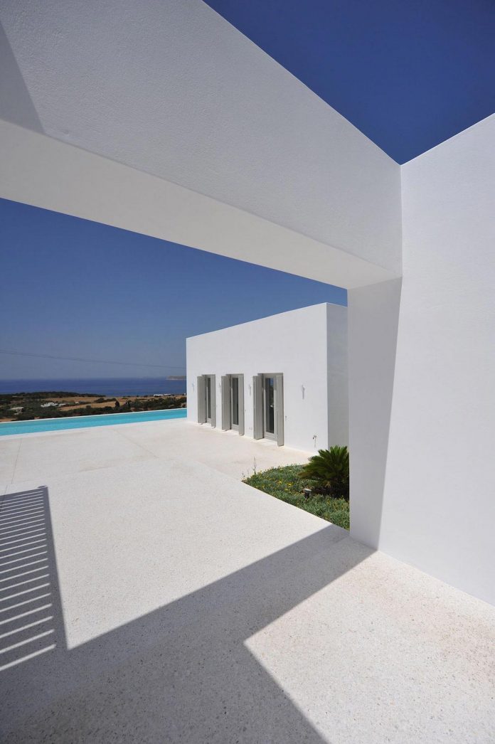 summer-house-sea-views-located-island-paros-cyclades-04