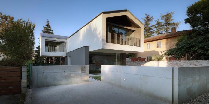 t-shaped-contemporary-house-outskirts-treviso-02