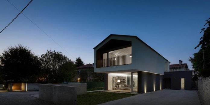 t-shaped-contemporary-house-outskirts-treviso-41
