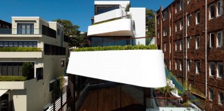 Benelong Crescent Apartments by Luigi Rosselli Architects