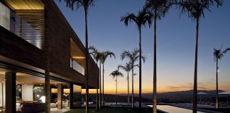 CT House by Bernardes + Jacobsen Arquitetura