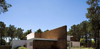 Casa Do Lago by Frederico Valsassina Architects