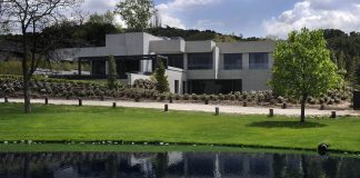 Concrete House by A-cero