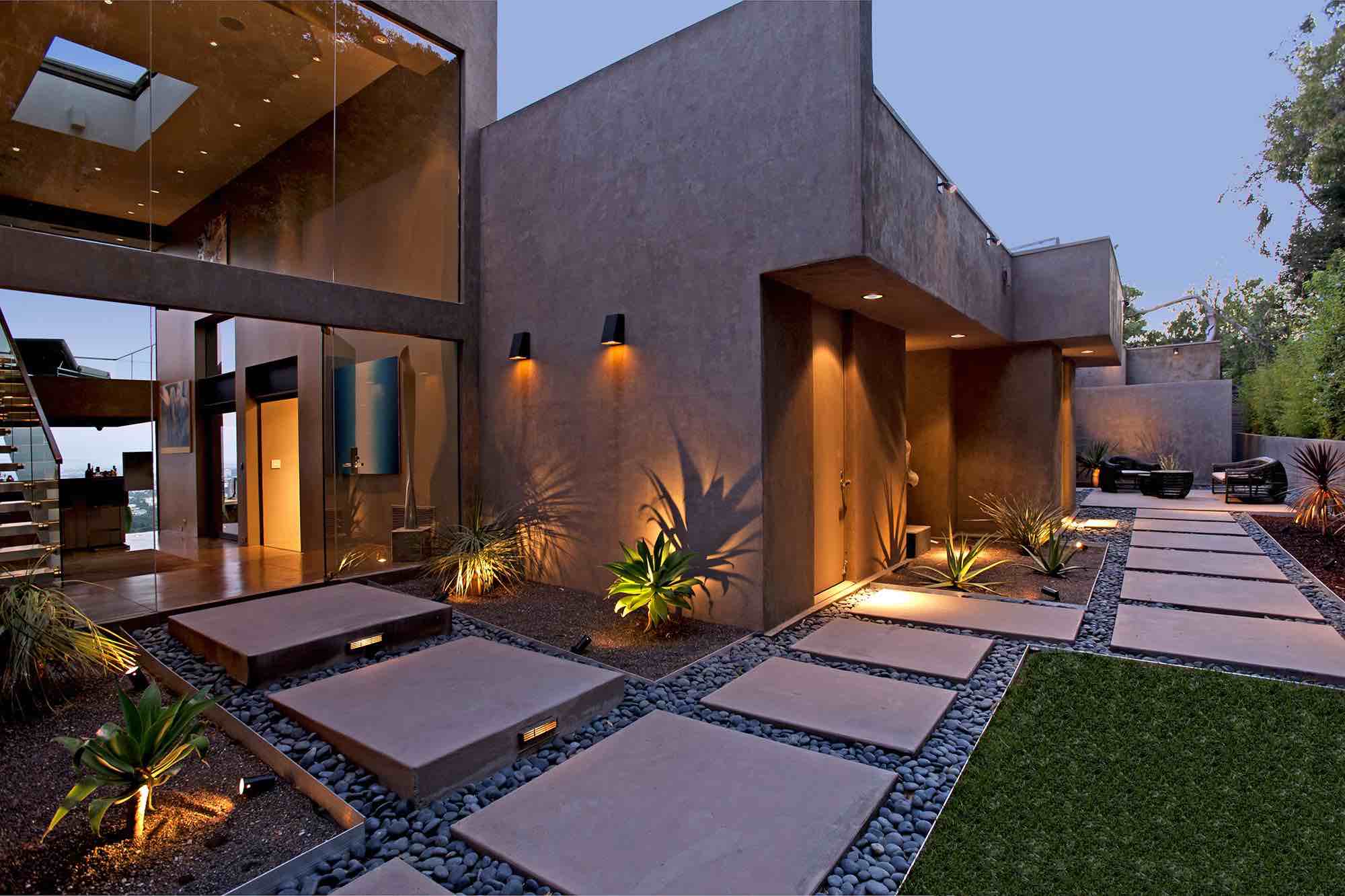 Ландшафтный дизайн современных домов. Дом Киану Ривза в Лос-Анджелесе. Вилла Ричарда Гира. Modern Mansion Лос Анджелес. Дом Кендалл Лос Анджелес.