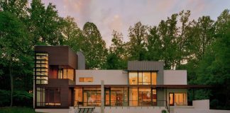 Crab Creek House by Robert Gurney Architect