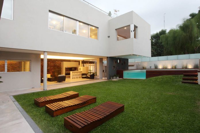 Casa Devoto by Andres Remy Arquitectos