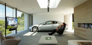 Toys for Boys: Dream Garage for a Dream Car (Video)