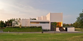 Eriso House by Agraz Arquitectos