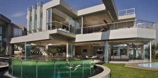 The Glass House by Nico Van Der Meulen Architects