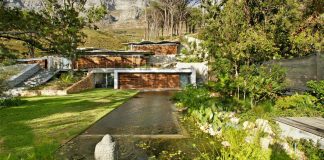 Mountain House by Van Der Merwe Miszewski Architects