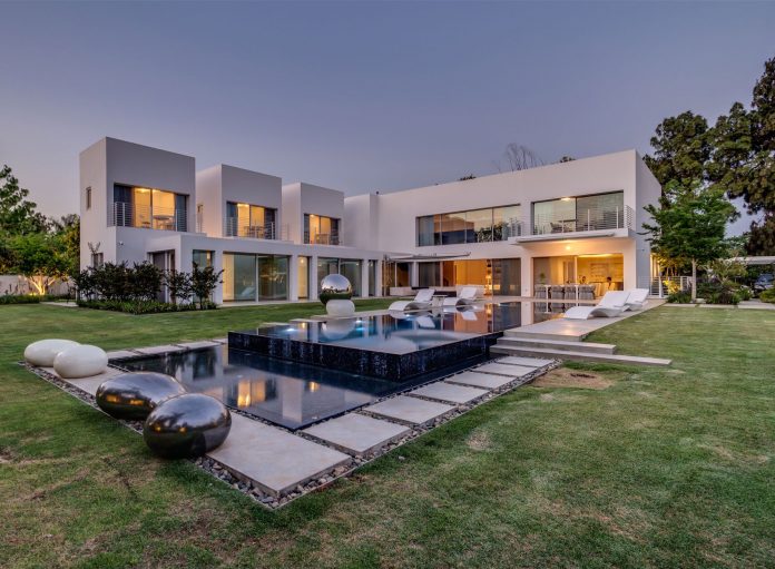 Israel contemporary residence