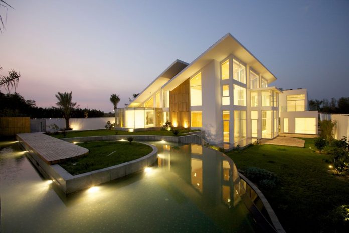 Bahrain House by MORIQ