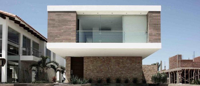 C House by Sommet & Asociados