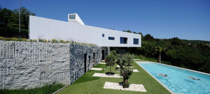 Nest & Cave House by Idis Turato