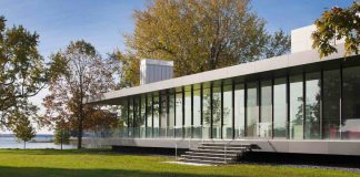 Tred Avon River House by Robert M. Gurney Architect