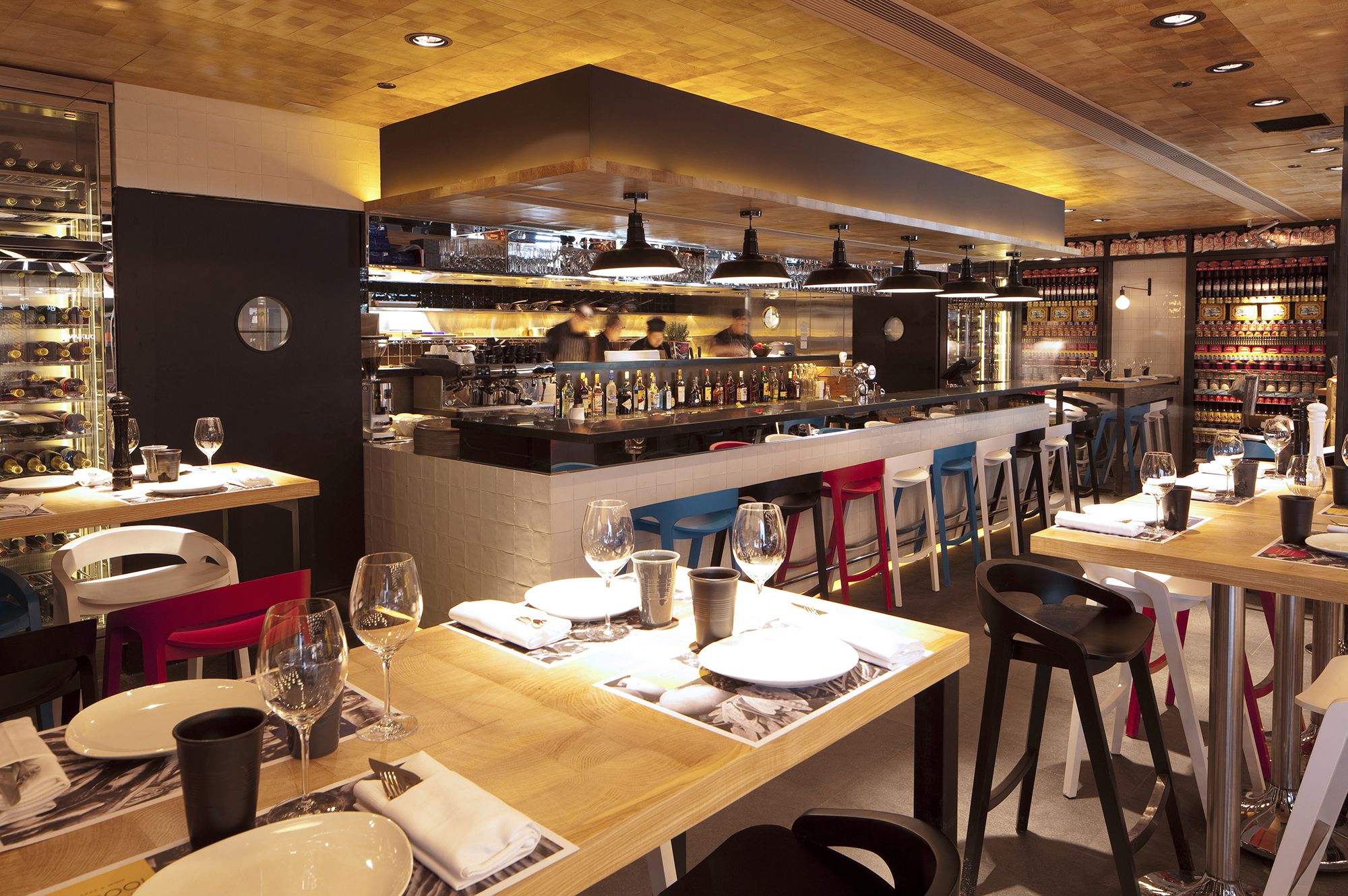 Vi Cool Restaurant Design Hong Kong by Concrete - CAANdesign