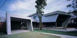 Bunker House by VaSLab Architecture