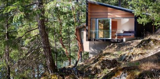 Gambier Island Retreat by Battersby Howat Architects