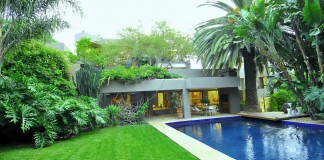 House in Ferndale by Nico van der Meulen