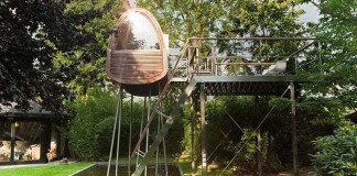 King of the Frogs Treehouse by Baumraum