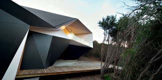 Klein Bottle House by McBride Charles Ryan