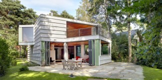 Lakeshore House in Potsdam by Archibald Buro