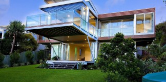 Marcus Beach House by Robinson Architects
