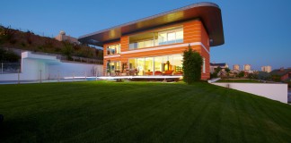 Modern Funky Orange House by Yazgan Design Architecture