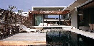 Voelklip House bySAOTA and Antoni Associates