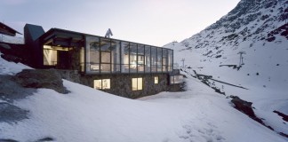 Chalet C7 by Nicolás del Rio and Max Núñez