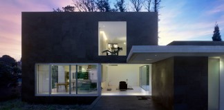 EINS House by Óscar Pedrós