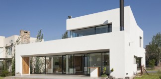 Casa MC Golf Club by VismaraCorsi Arquitectos