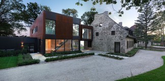 Bord-du-Lac House by Henri Cleinge