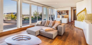 Penthouse Right On The River Spree in Berlin