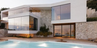House V2 by 3LHD