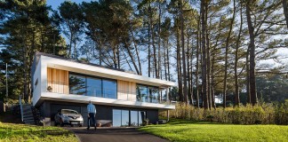 House in Crozon by Agence d’architecture Pierre-Yves Le Goaziou