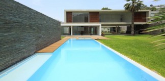 La Planicie House II by Oscar Gonzalez Moix
