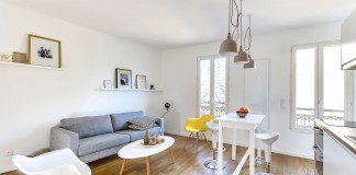 Petite Surface à Paris by Richard Guilbault