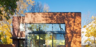 Renovation in Montreal by Anik Péloquin