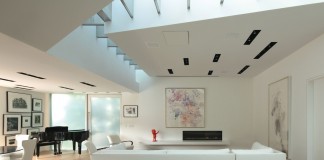 Santa Monica Canyon Residence by Griffin Enright Architects