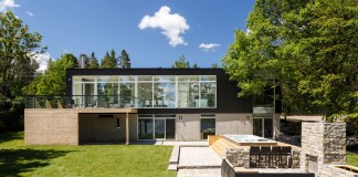 Contemporary Dunrobin Shore Residence by Christopher Simmonds Architect