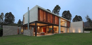 House B2 by Jaime Ortiz de Zevallos