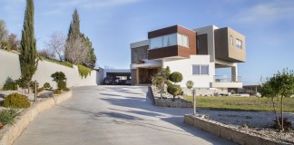 Contemporary Costas & Elena House in Armou Village by sa.ne studio