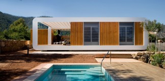 Eco-Friendly and Energy Efficiency with Mobile Device Control of El Refugio Inteligente by NOEM