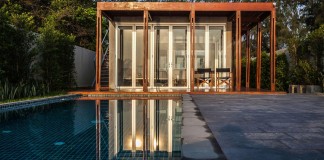 Beachfront residence for an interethnic family of four by Beautbureau